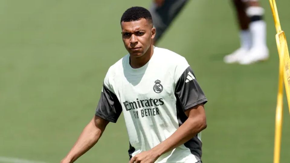 Kylian Mbappé Real Madrid Kembali ke Latihan temp